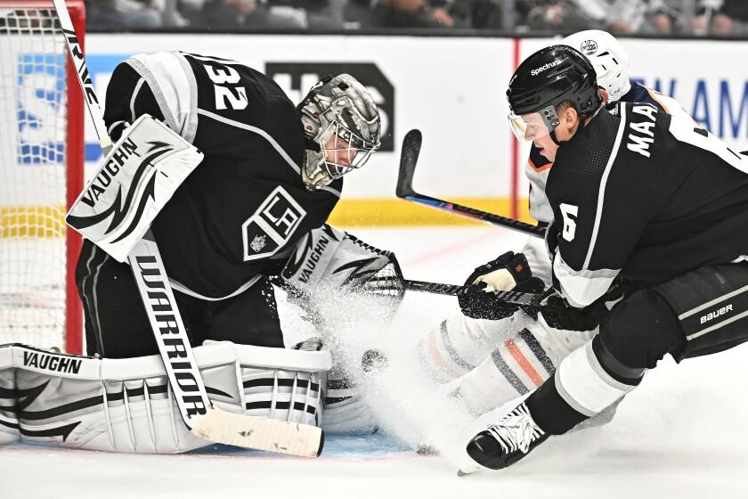 Jonathan Quick and Kings revive Cup-chasing memories in Game 4 shutdown of Oilers