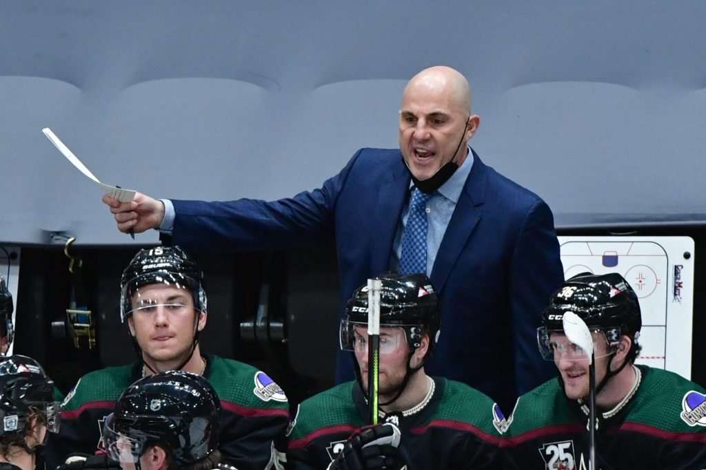 Stars Notes: Tocchet, Savard, Hintz