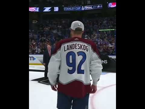 Landeskog lifts the Cup!