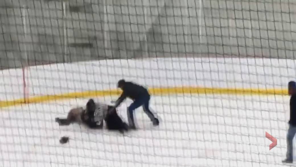 Click to play video: 'Video of hockey confrontation between referee and parents in Lethbridge makes waves in hockey community'
