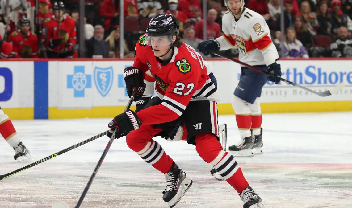 Blackhawks' Kevin Korchinski, Lukas Reichel connect for pretty goal