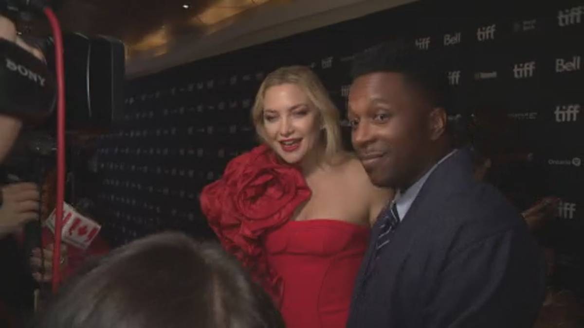 Click to play video: 'Daniel Craig, Ralph Fiennes, Kate Hudson appear at TIFF on day three'