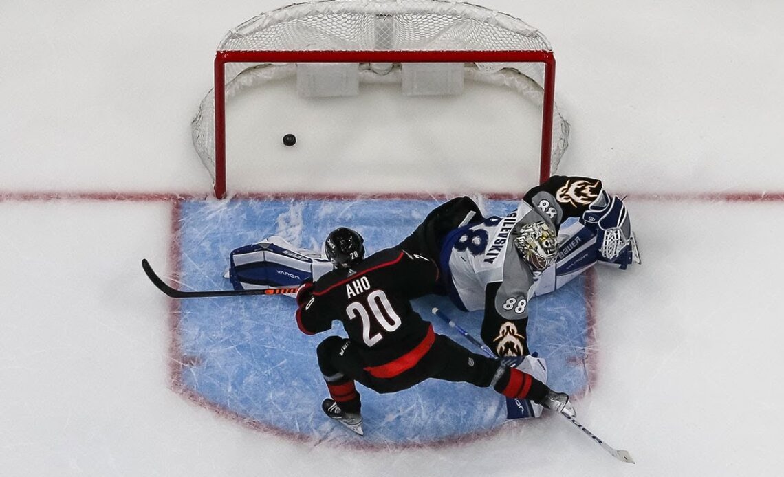 Aho wins the shootout in slow-motion