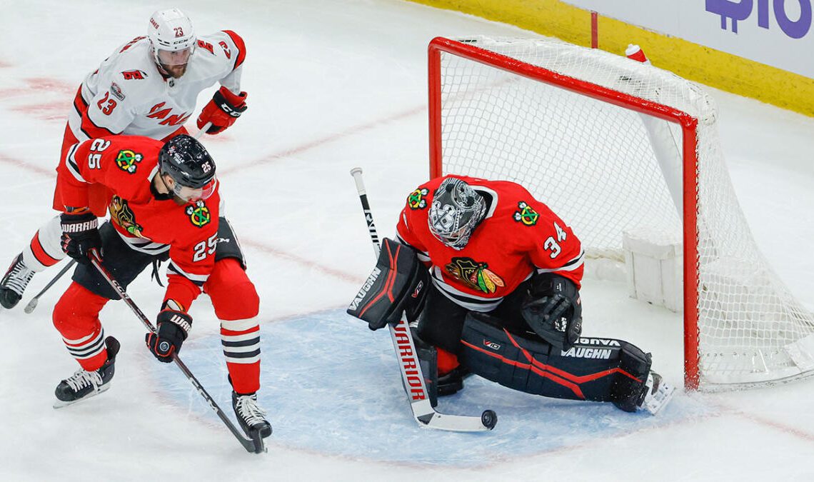 Blackhawks lose to Hurricanes, shut out for 3rd time