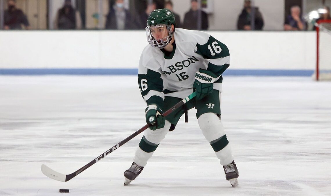 No. 7 Men's Ice Hockey Holds Off Tufts, 3-2