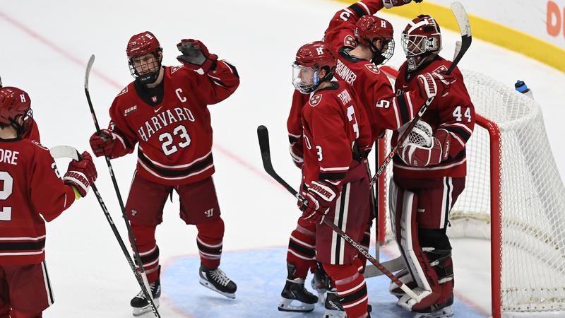 No. 9/9 Men's Ice Hockey Heads to No. 5/5 Michigan For Top Ten Showdown