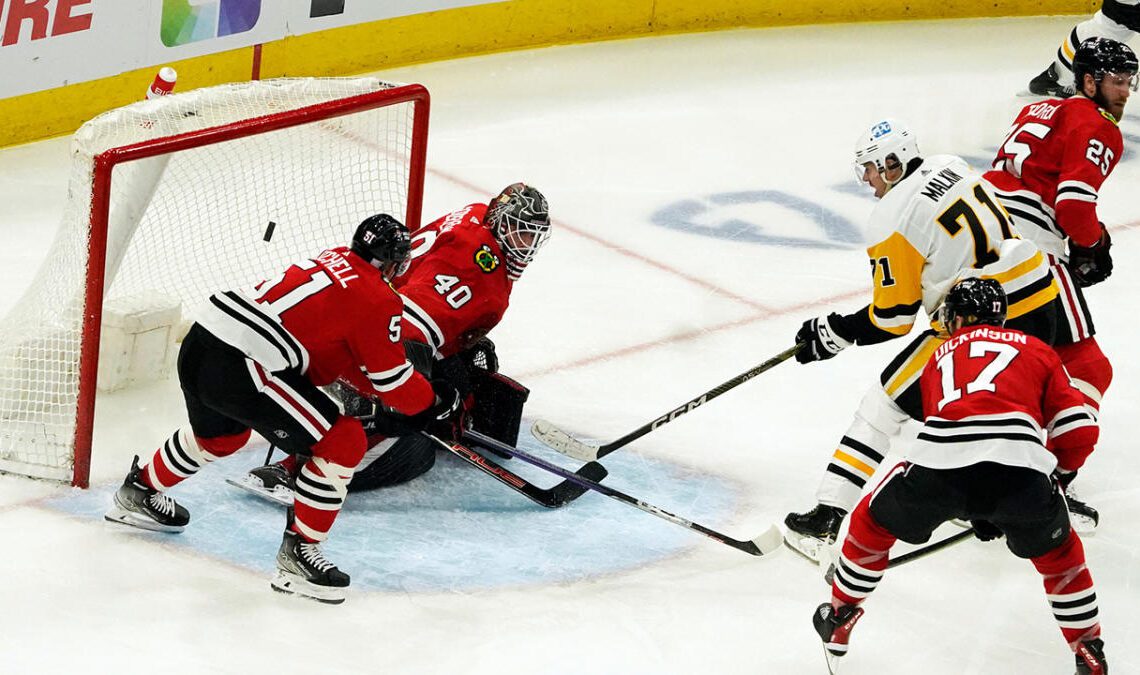Penguins beat Blackhawks in Chicago for first time since 2009