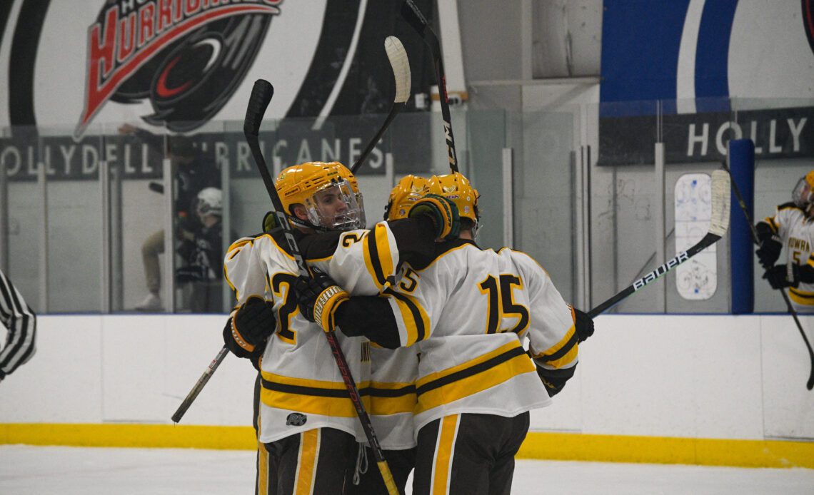 Rowan Men’s Ice Hockey picks up two key victories over the weekend