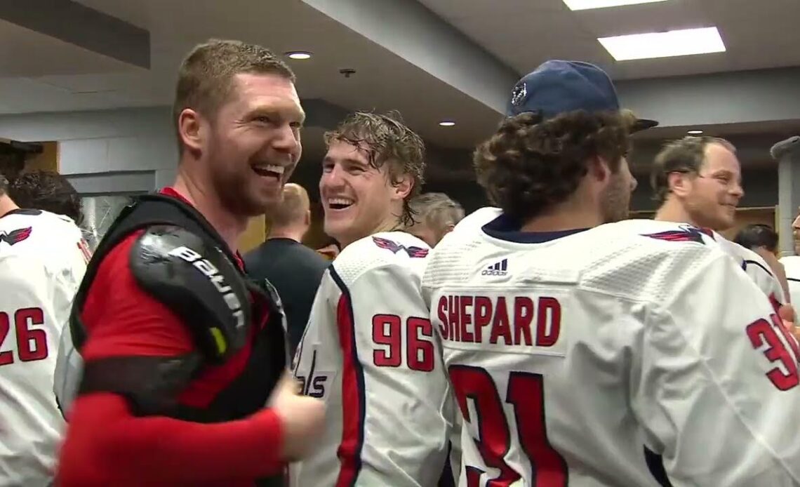 It's a party in the Caps locker room for Ovi 800 🥳