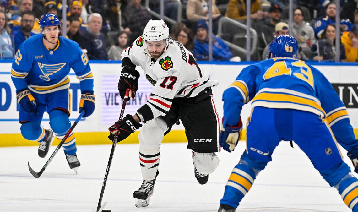 Blackhawks offense continues to roll in win for Blues