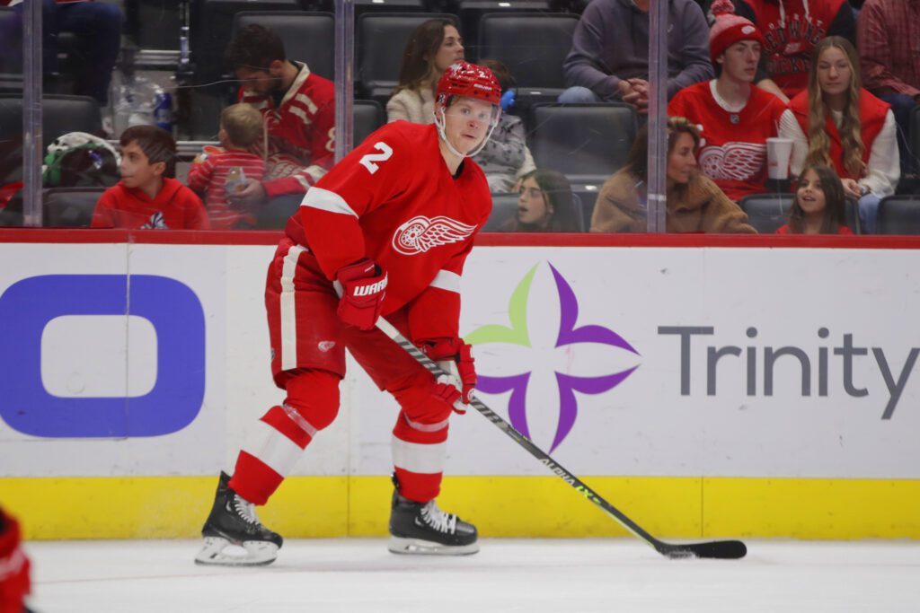 Detroit Red Wings Extend Olli Maatta