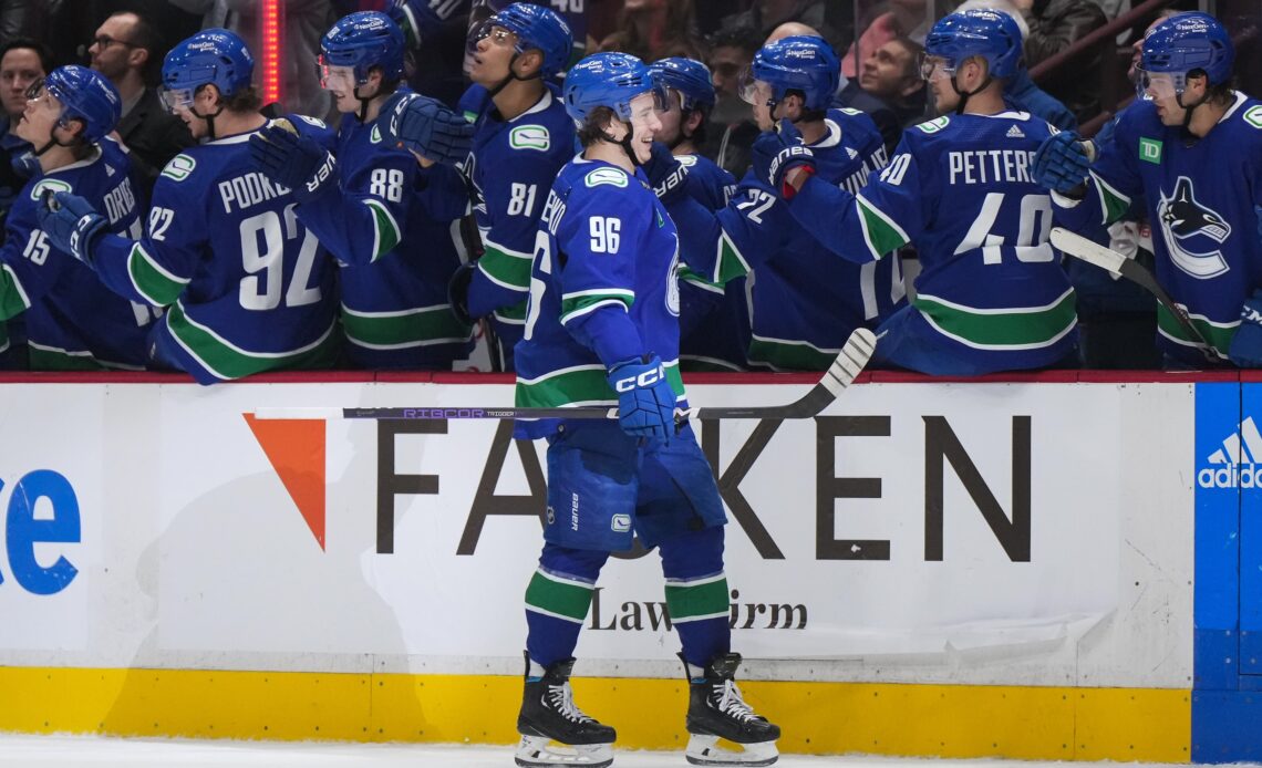 Kuzmenko paces Canucks past Senators for season-best 4th straight win