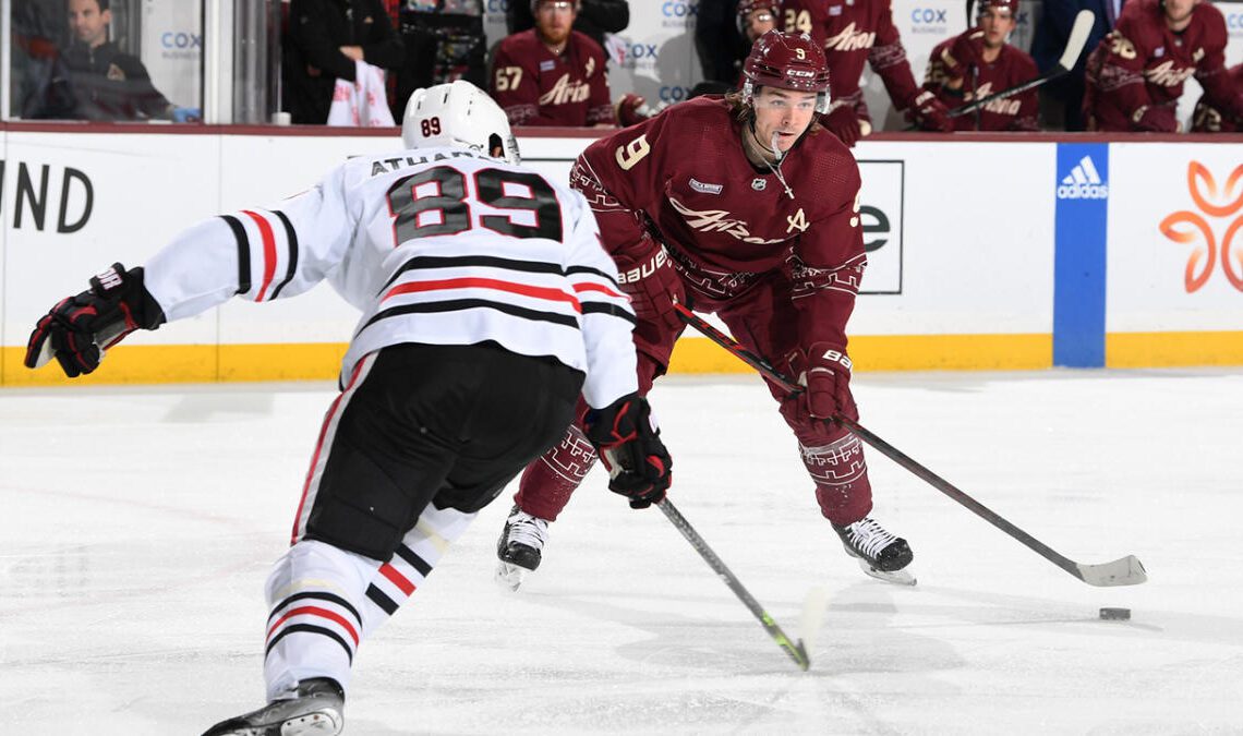 Late-period goals doom Blackhawks in loss to Coyotes