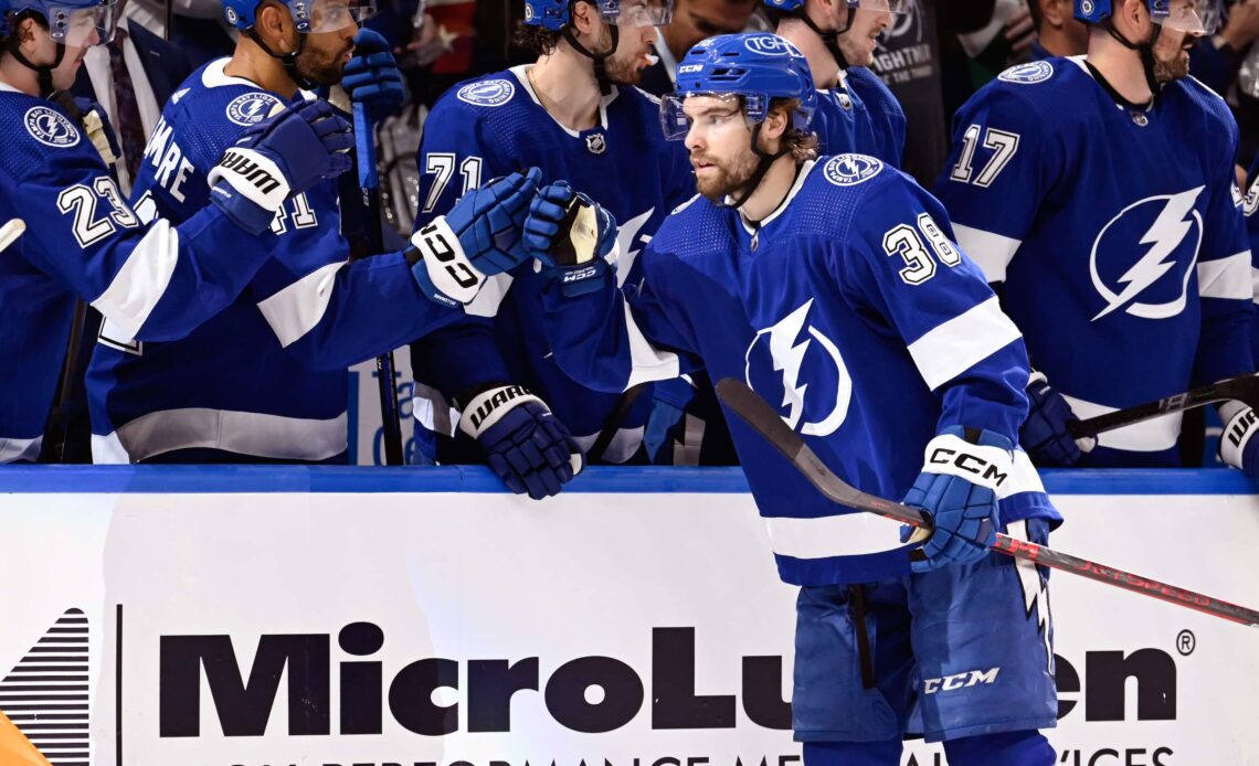 Lightning score 3 unanswered goals in 3rd period to down Canadiens