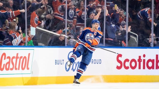 McDavid becomes 1st player to record 130 points in a season since Lemieux, Jagr as Oilers down Stars