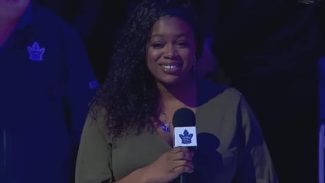 Toronto Maple Leafs fan step in for anthem singer after mike cuts out | The Moment