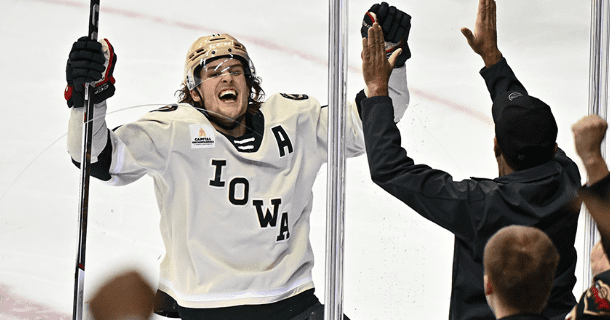 BECKMAN’S THIRD PERIOD GOAL LIFTS IOWA TO 4-2 WIN OVER TEXAS