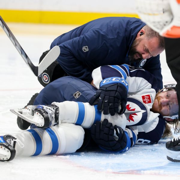 Kyle Connor exits with knee injury as Jets rally past Ducks