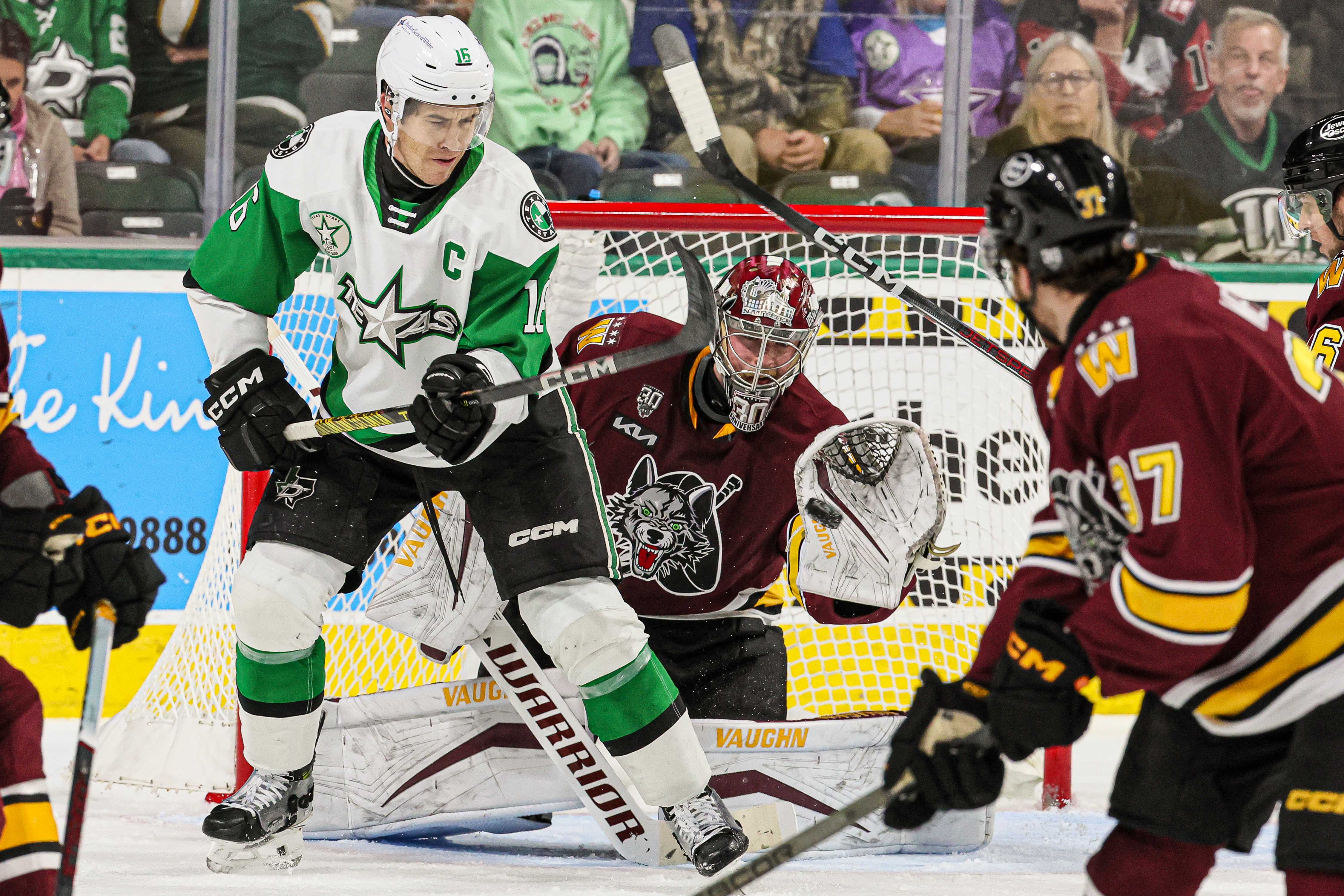 Stars Skate Past Wolves on Teddy Bear Toss Night | Texas Stars