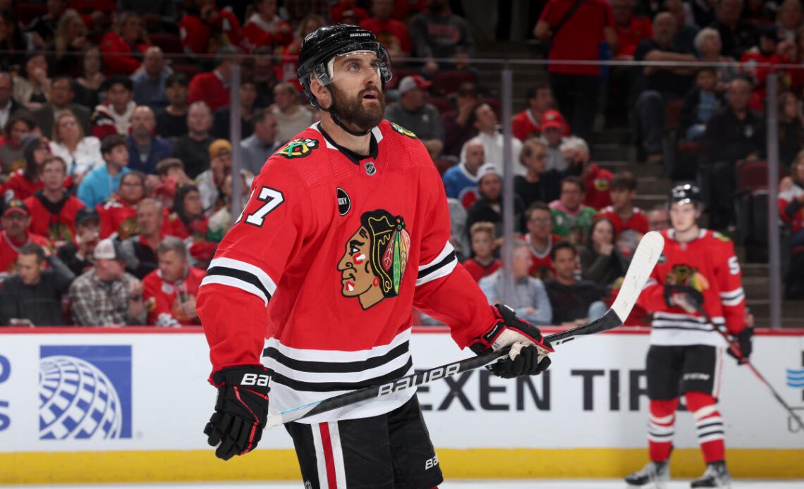 Blackhawks sign Nick Foligno to 2-year contract extension