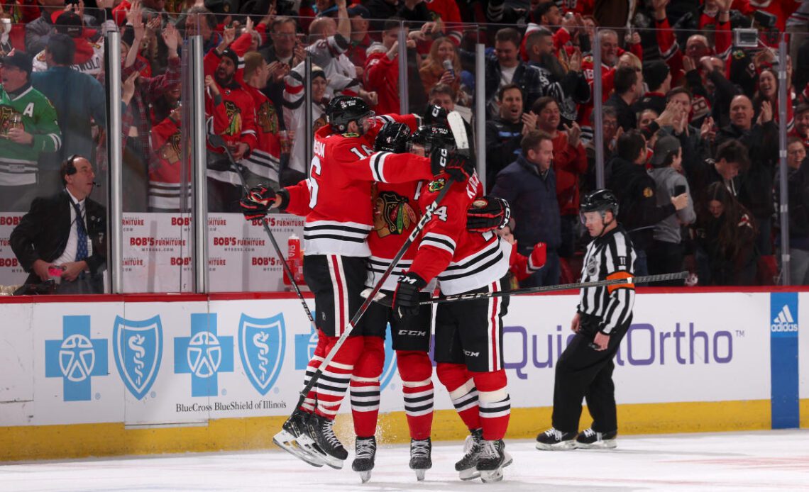 Seth Jones scores overtime winner as Blackhawks knock off Islanders