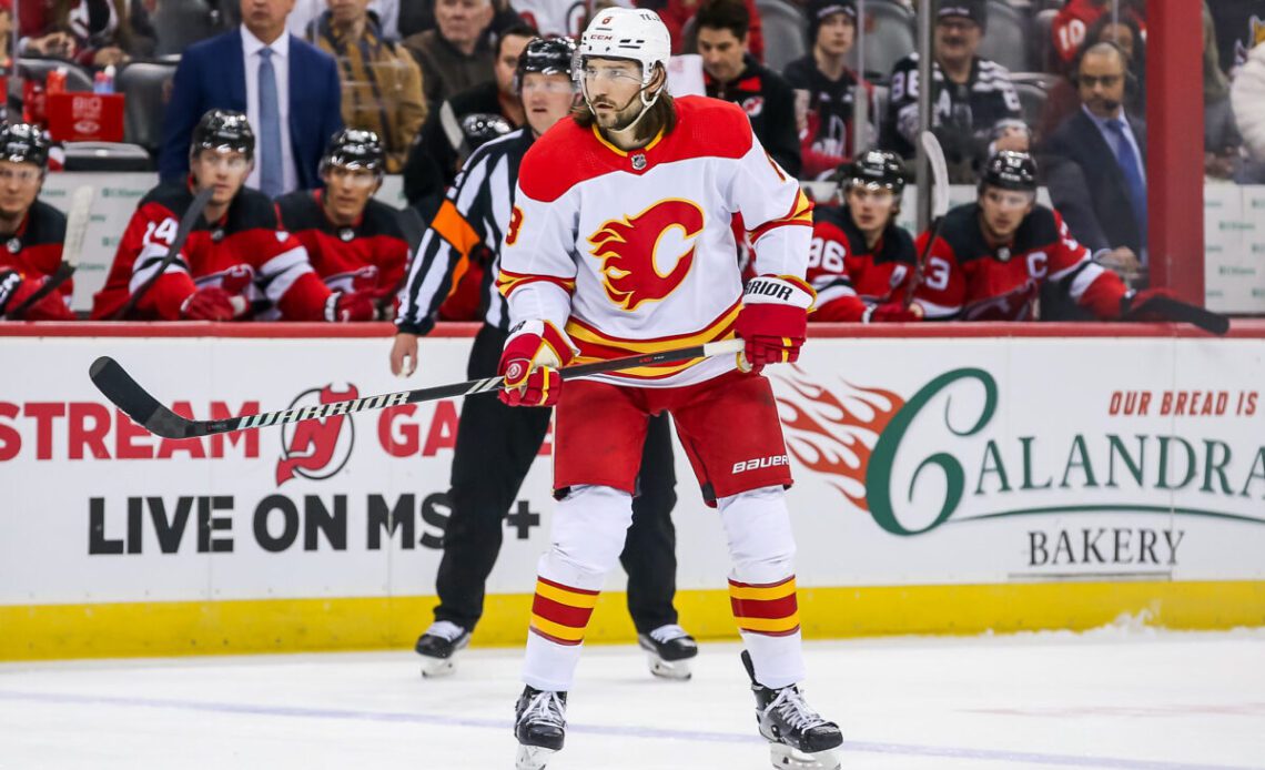 Chris Tanev Calgary Flames