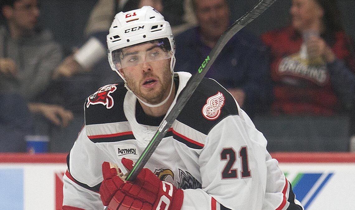 Comets bring back Nolan Stevens | TheAHL.com