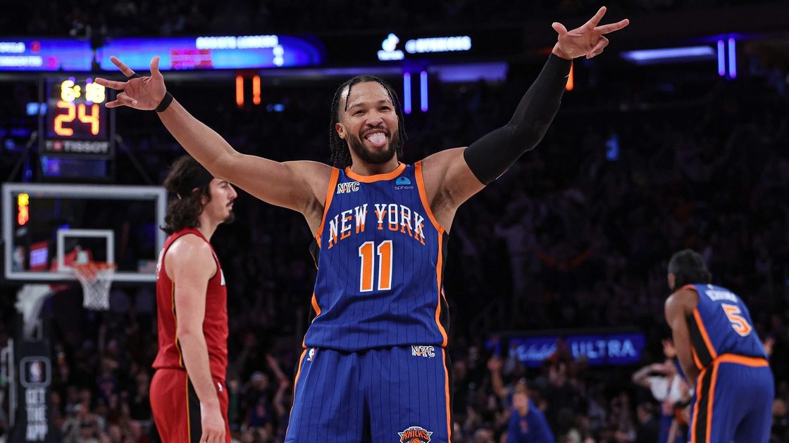 Knicks, Rangers giving New York title hopes for first time in years