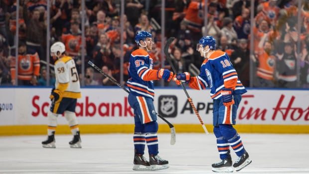 Oilers on verge of history after beating Predators for 16th straight win
