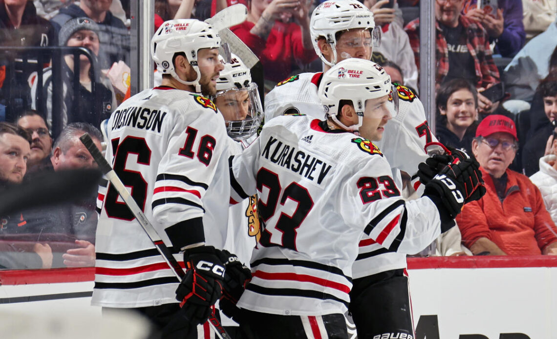 10 observations: Philipp Kurashev, Lukas Reichel lift Blackhawks to bounce-back win over Flyers