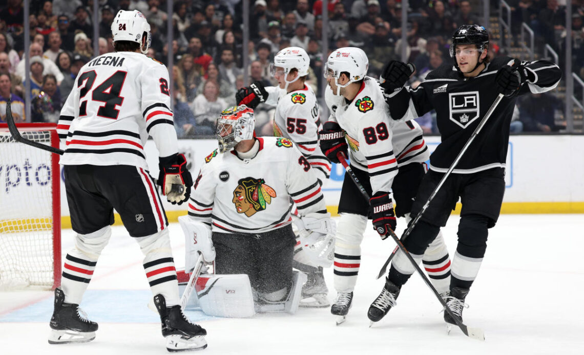 10 observations: Sleepy second period dooms Blackhawks in loss to Kings