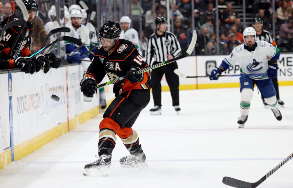 Avalanche, Oilers Pursuing Adam Henrique