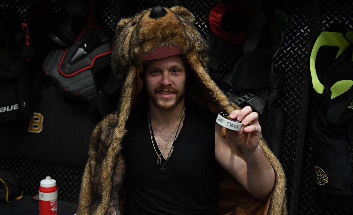 It's a BEAR TRICK for Pastrnak 🧢👎🐻👍