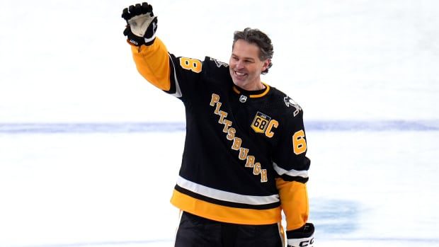 Penguins retire Jaromir Jagr's iconic No. 68