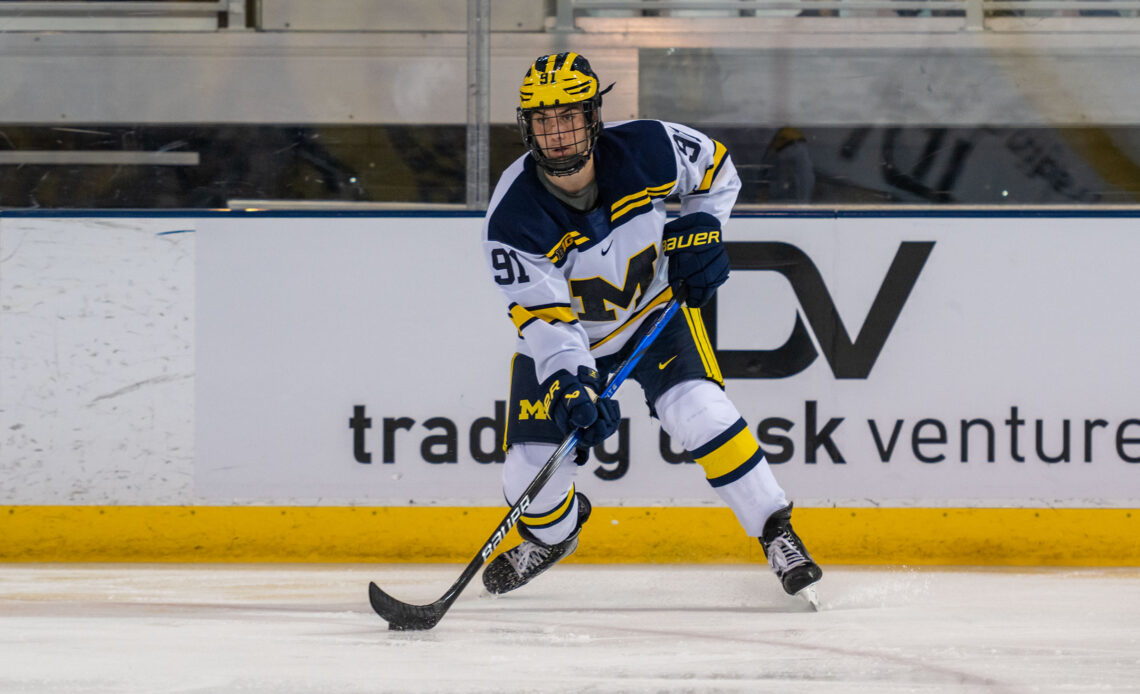 Frank Nazar III signs with Chicago Blackhawks