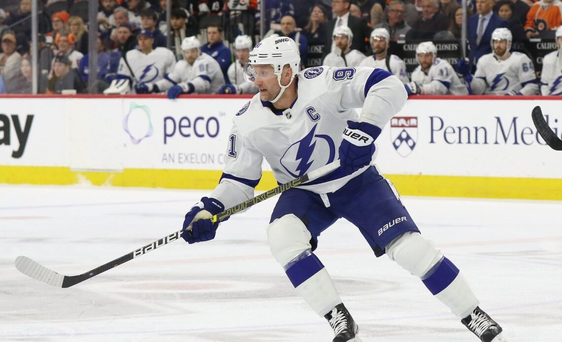 Steven Stamkos Makes Power-Play History, Passes Luc Robitaille With Goal