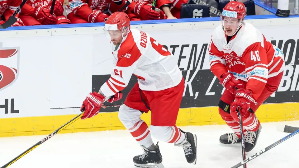 Action pucked! Ice Hockey World Championships gets underway - TVP World