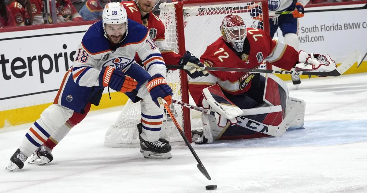 Bobrovsky makes 33 saves as Panthers shut out Oilers, 3-0, in Game 1 of Stanley Cup Finals - Sharonherald