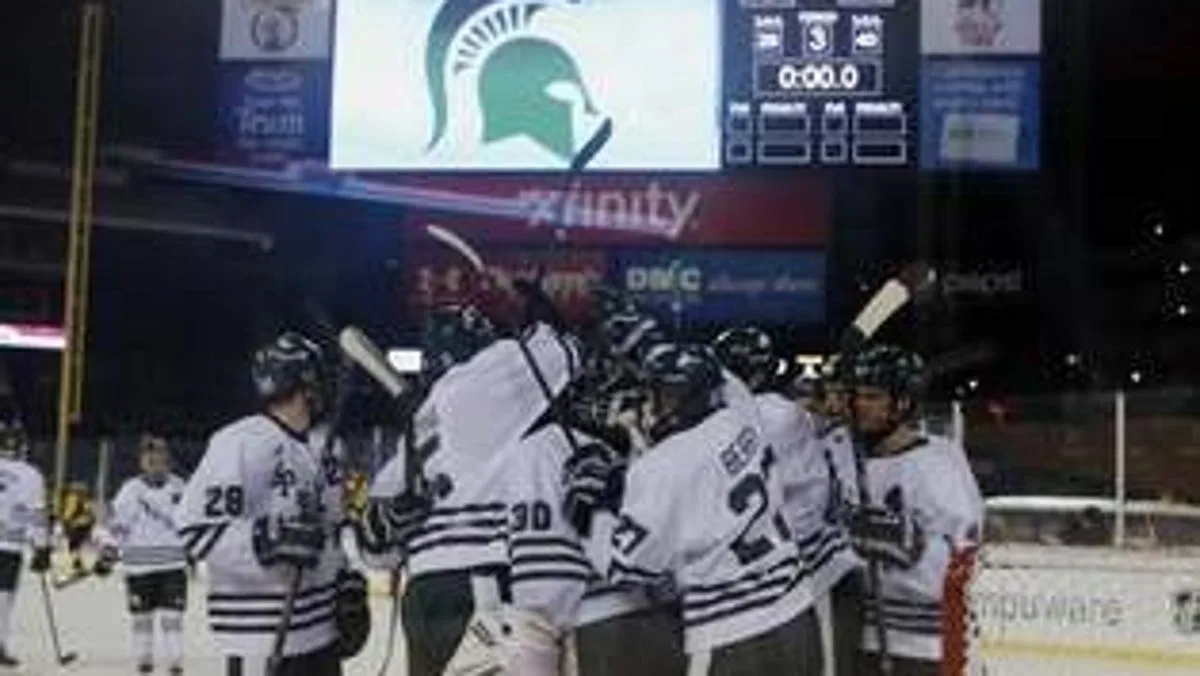 MSU hockey slated for game at Wrigley Field