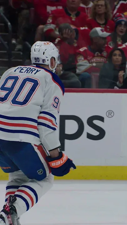 Oilers Bench reacts to McDavid's 🤯 Corey Perry set-up