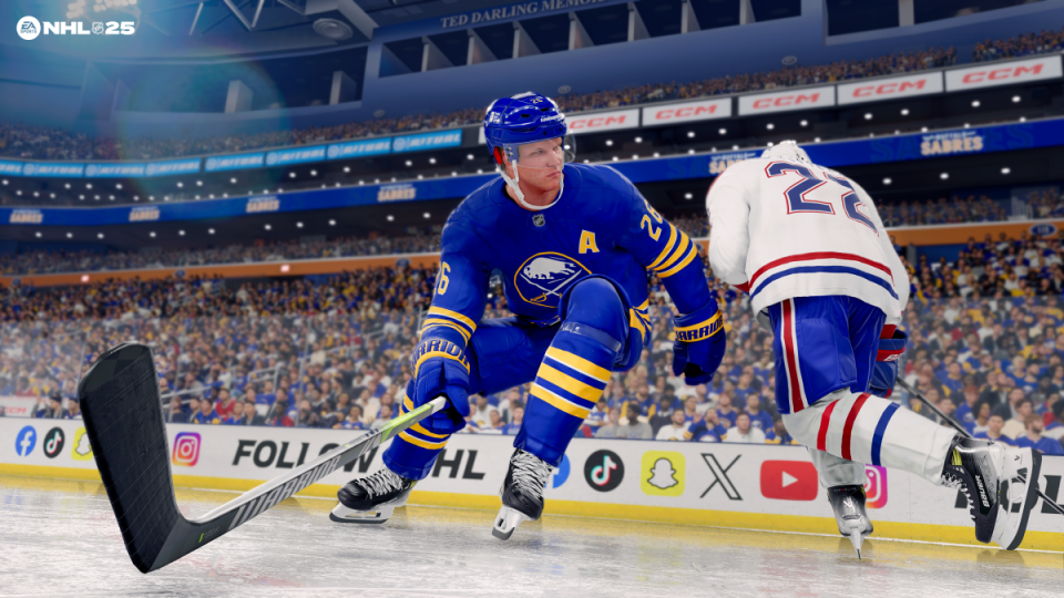 <p>EA SPORTS NHL</p>