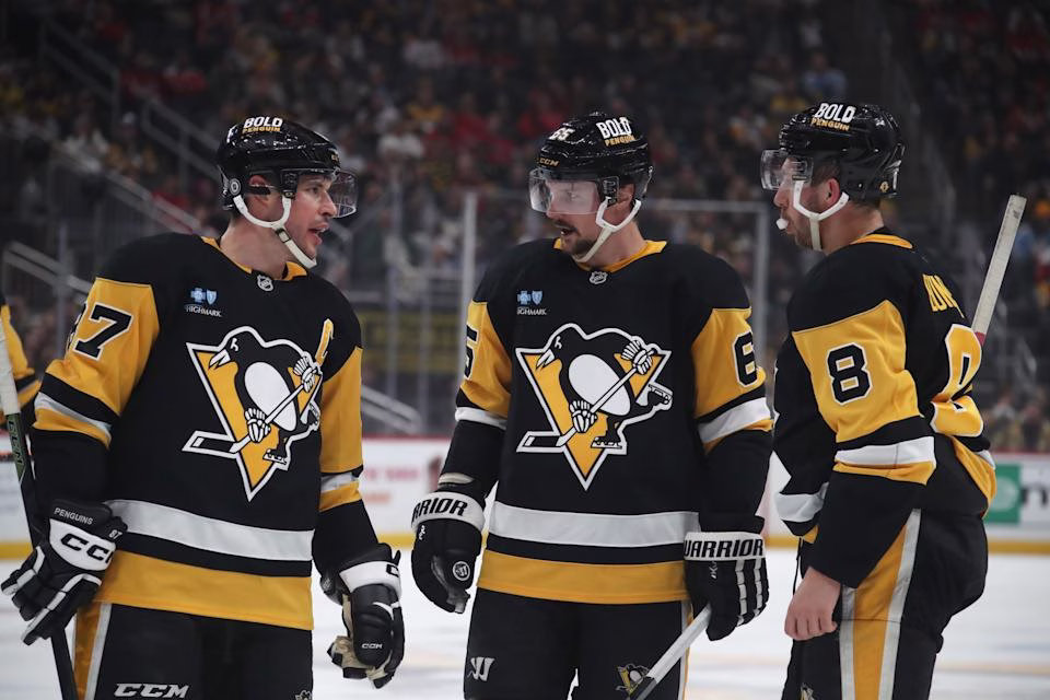 Sidney Crosby, Erik Karlsson and Michael Bunting (Charles LeClaire-Imagn Images)