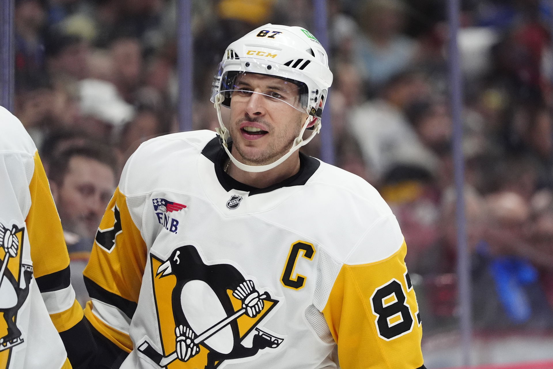 BREAKING: Sidney Crosby Breaks Wayne Gretzky's Point-Per-Game Seasons Record
